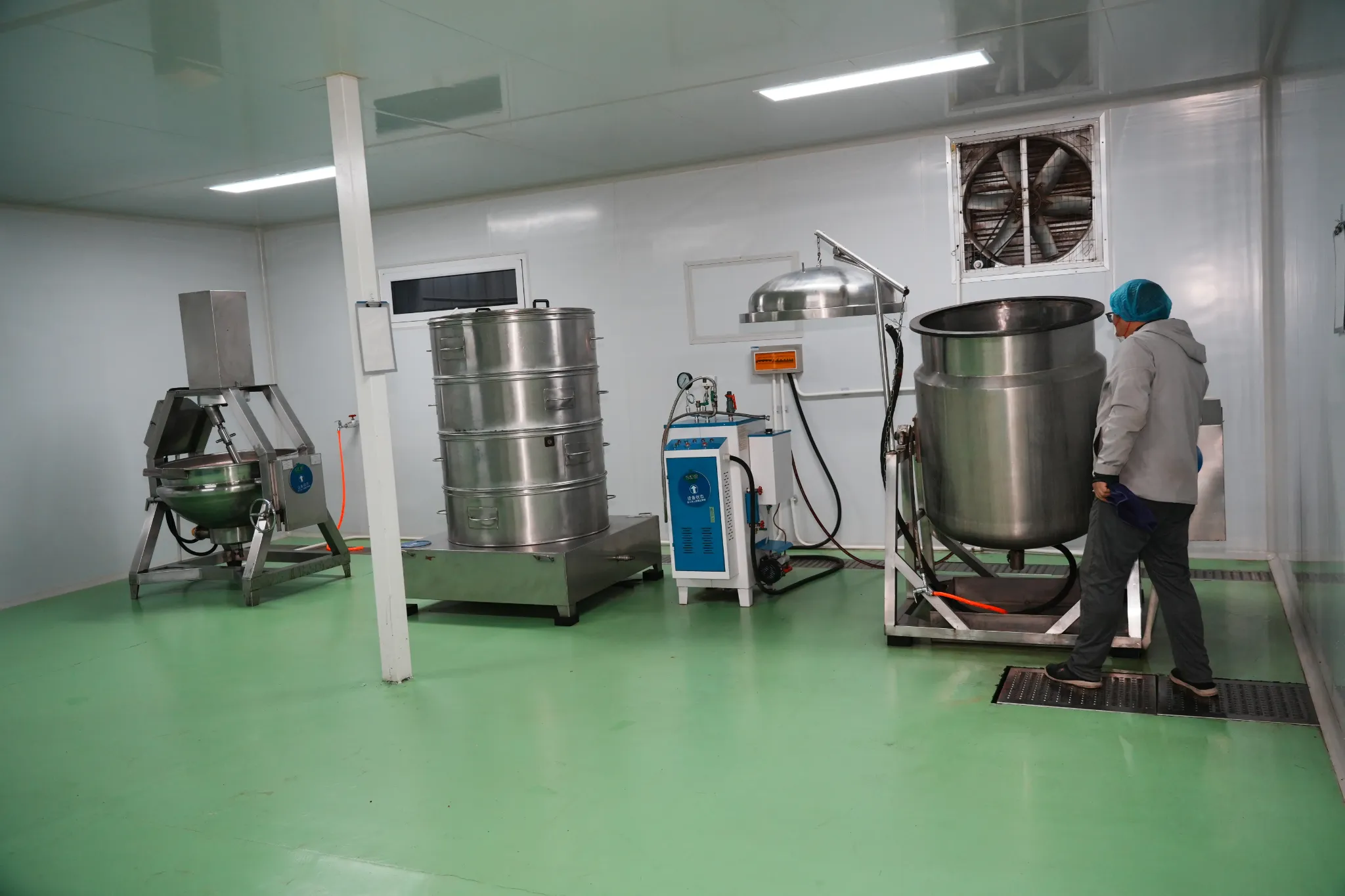 chinese herb manufacturer in-house laboratory team